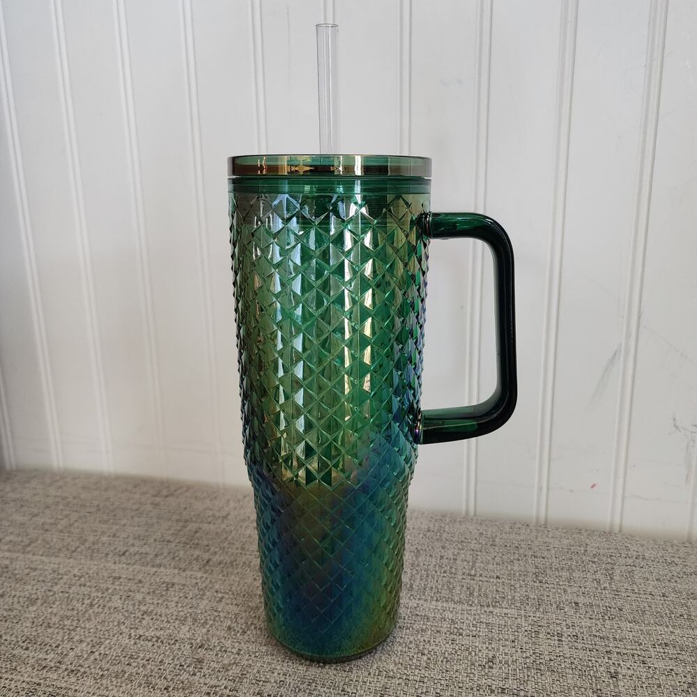 NWOT Iridescent Water Bóttle